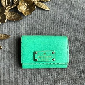 Kate Spade Darla Wellesley bud green fold over